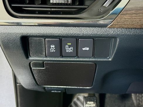 Certified 2016 Toyota Avalon XLE Premium FWD image 12