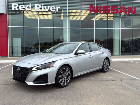 Used 2023 Nissan Altima 2.5 SL FWD image 1