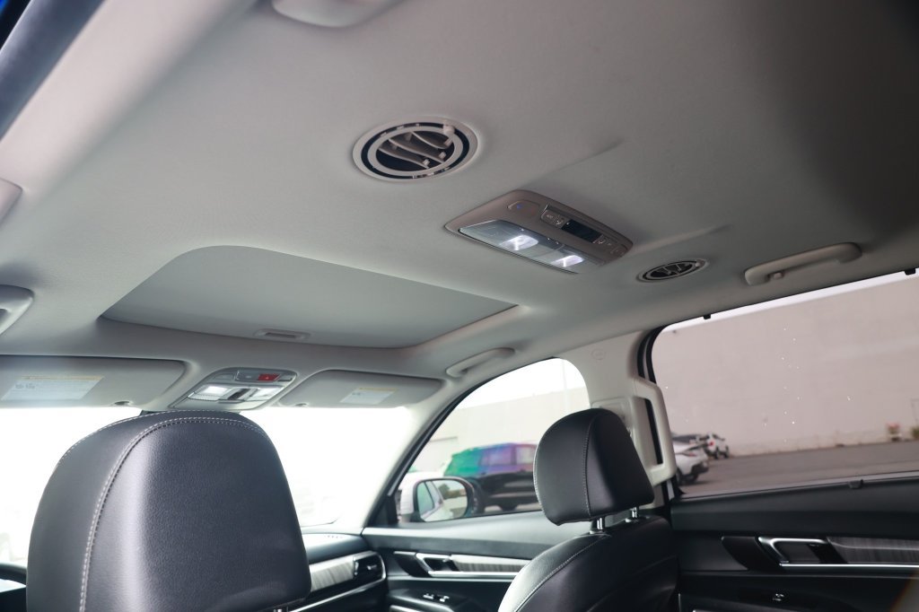 Used 2025 Kia Telluride EX w/ EX Captain's Chair Package FWD image 39