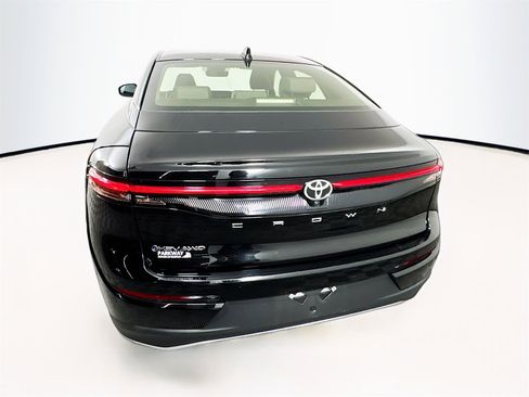 Used 2024 Toyota Crown XLE image 6