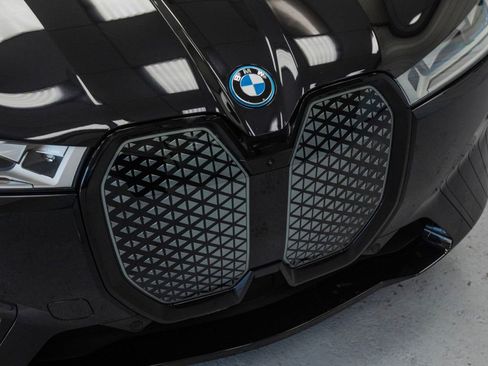 Used 2023 BMW iX xDrive50 w/ Premium Package image 9