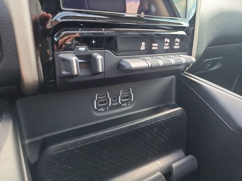 Used 2020 RAM 1500 Laramie RWD image 30