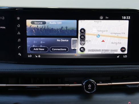 Used 2024 Nissan Ariya AWD image 3