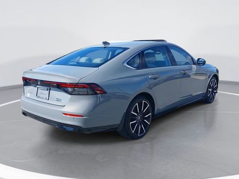 Used 2025 Honda Accord Touring image 3