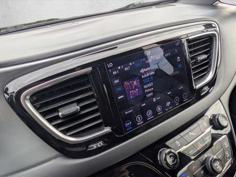 Used 2019 Chrysler Pacifica Touring-L Plus w/ Advanced Safetytec Group image 14