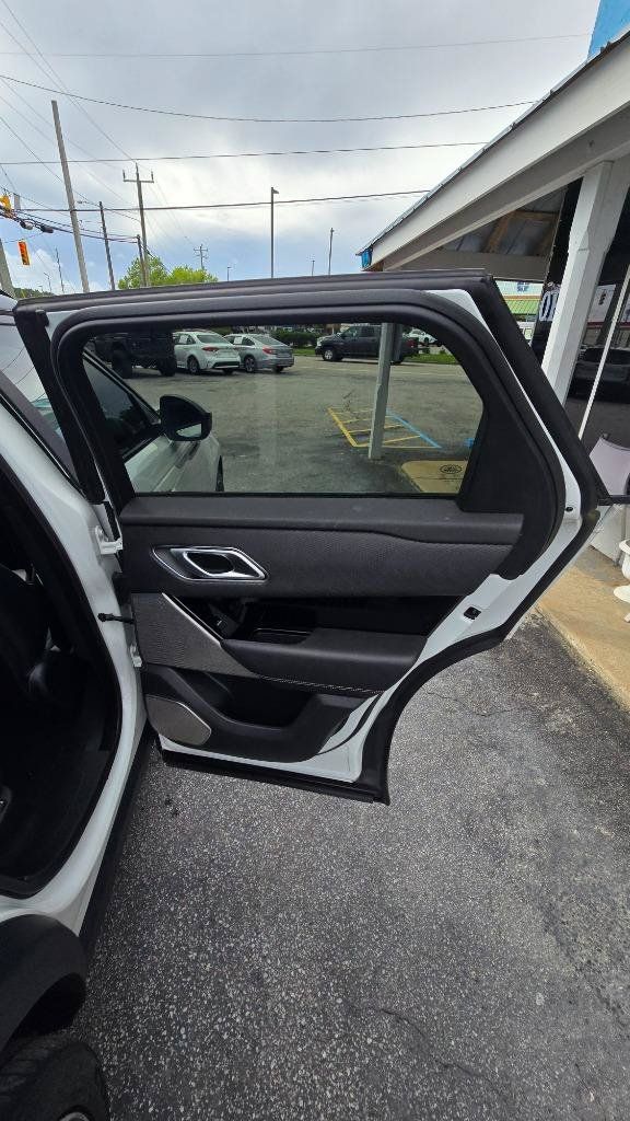 Used 2019 Land Rover Range Rover Velar R-Dynamic SE AWD/4WD image 17