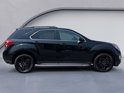 Used 2017 Chevrolet Equinox LT image 6