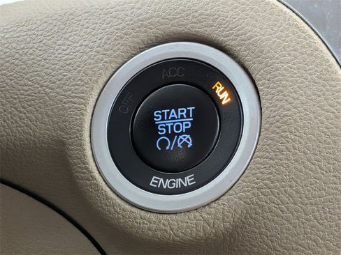 Used 2014 Chrysler 300 C image 18