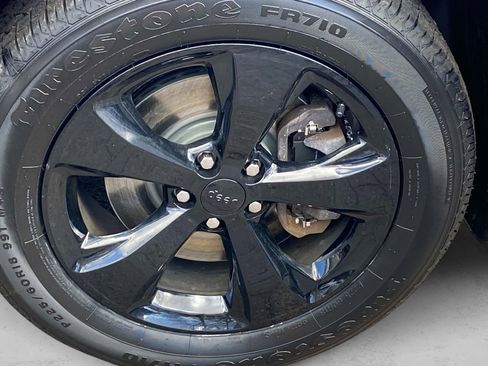 Certified 2020 Jeep Cherokee Latitude Plus AWD/4WD image 28