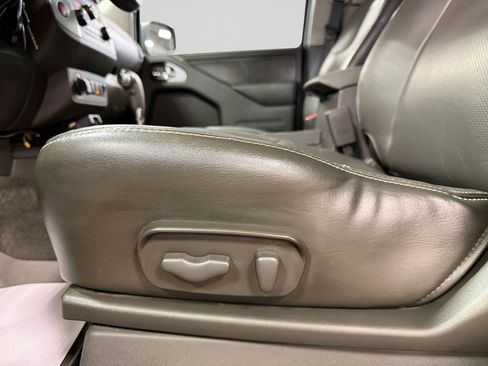 Used 2016 Nissan Frontier PRO-4X w/ Pro-4x Luxury Package AWD/4WD image 37