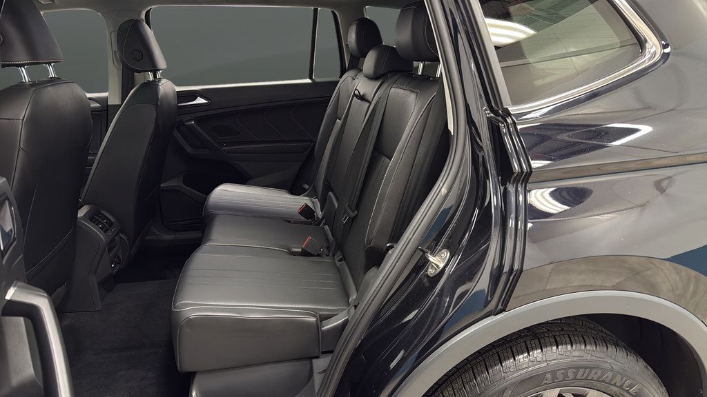 Used 2022 Volkswagen Tiguan SE w/ Panoramic Sunroof Package AWD/4WD image 23