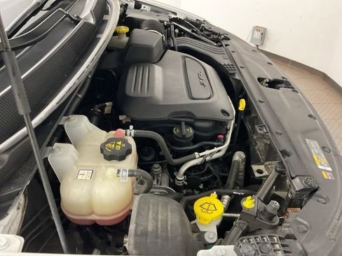 Used 2022 Chrysler Pacifica Limited image 25