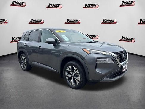 Used 2022 Nissan Rogue SV image 3