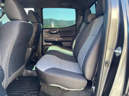 Used 2021 Toyota Tacoma TRD Sport w/ Technology Package AWD/4WD image 20