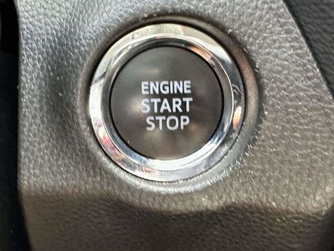 Used 2025 Toyota RAV4 XLE image 30