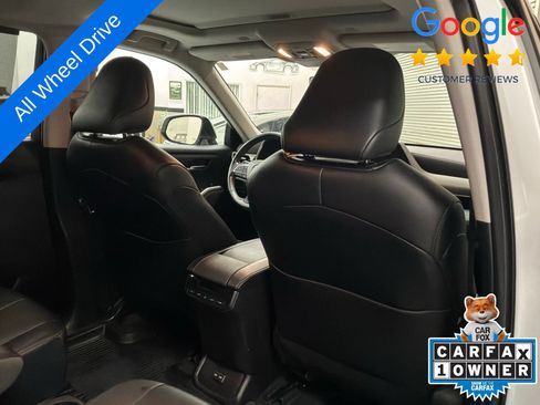 Used 2023 Toyota Highlander XLE AWD/4WD image 17