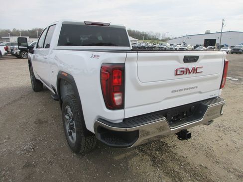 New 2026 GMC Sierra 2500 SLE image 7