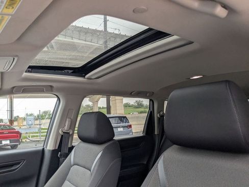 Used 2025 Honda CR-V EX image 16