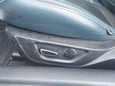 Used 2017 Ford Mustang Coupe RWD image 18
