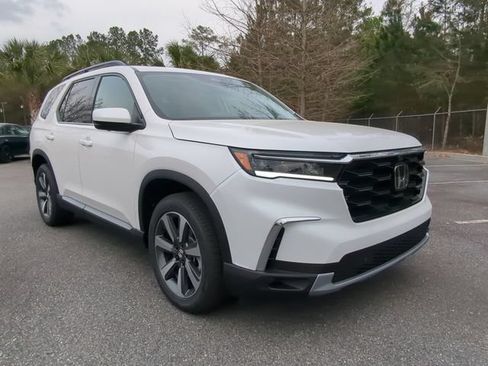 Used 2024 Honda Pilot Elite image 2