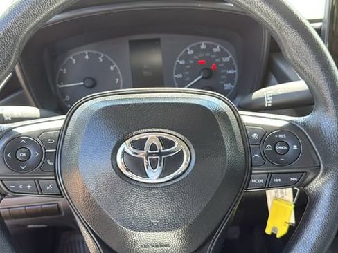 Used 2025 Toyota Corolla LE FWD image 11