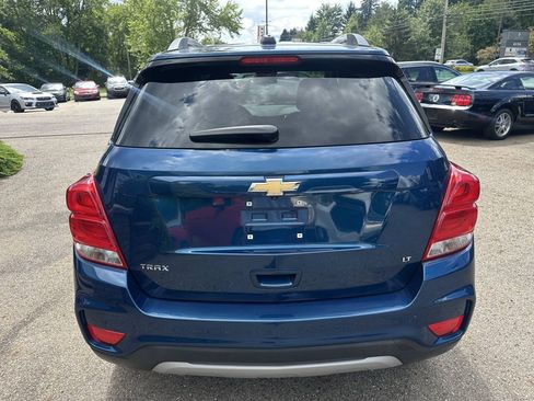 Used 2020 Chevrolet Trax LT w/ LT Convenience Package FWD image 5