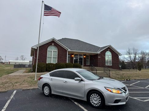Used 2018 Nissan Altima 2.5 S w/ S Convenience Package image 10
