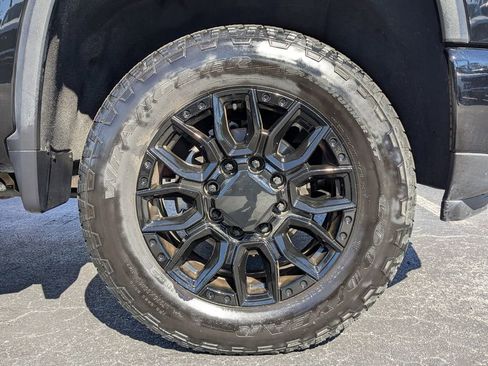 Used 2024 Chevrolet Silverado 2500 Custom w/ Custom Value Package image 12