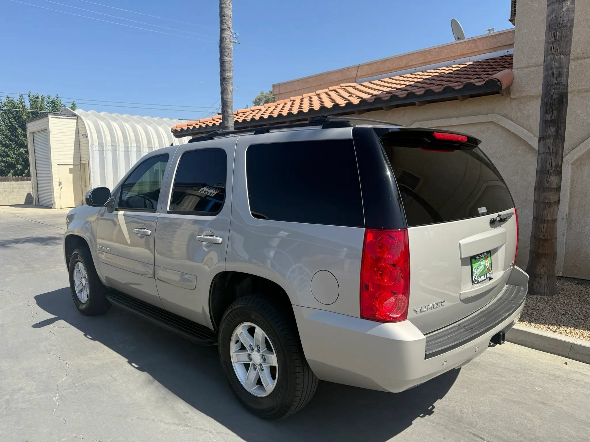 Used 2007 GMC Yukon SLT w/ SLT Preferred Equipment Group RWD image 6