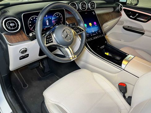 Certified 2025 Mercedes-Benz GLC 300 image 22