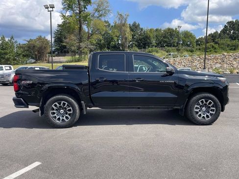 Used 2025 Chevrolet Colorado Z71 AWD/4WD image 2