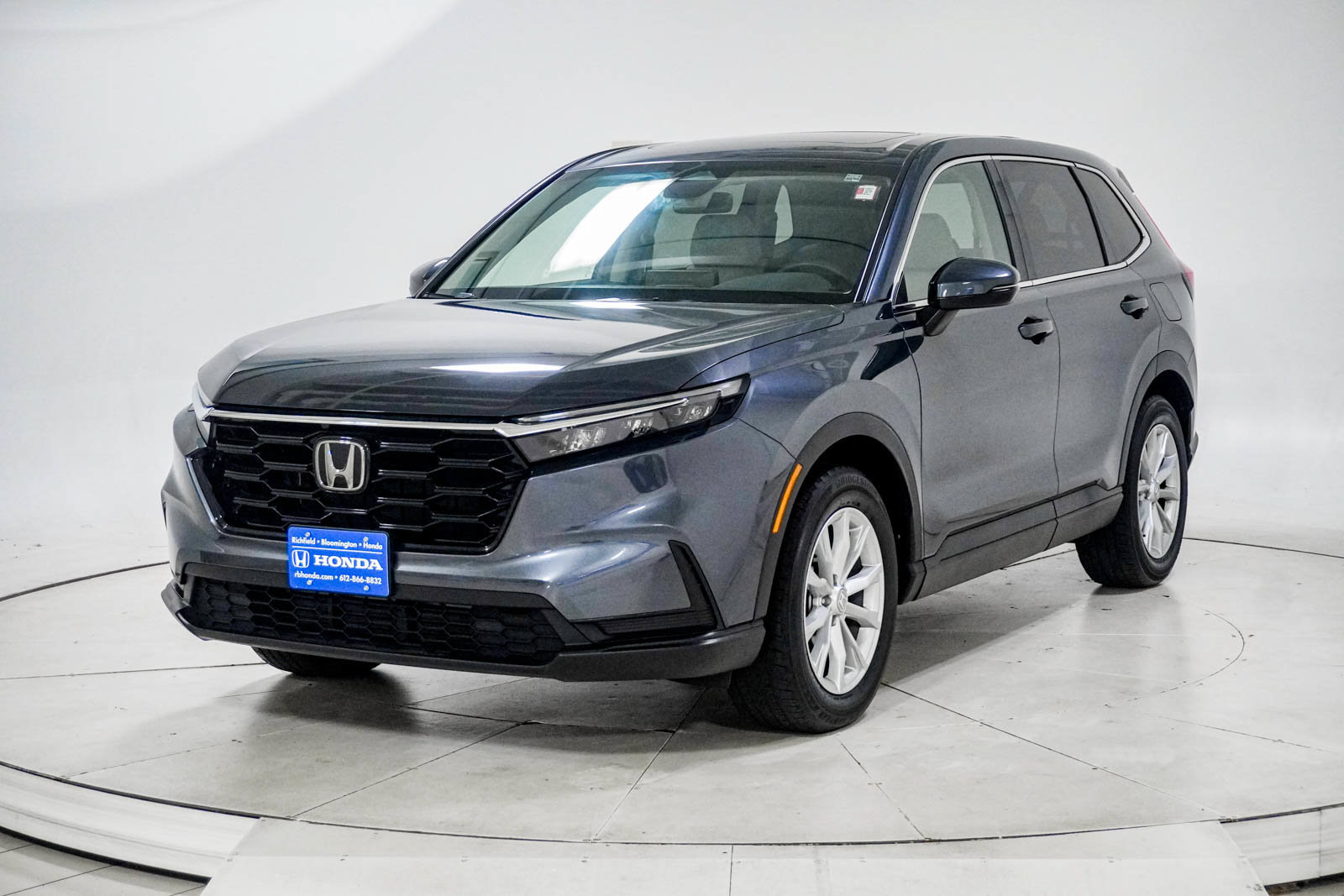 Used 2024 Honda CR-V EX image 3