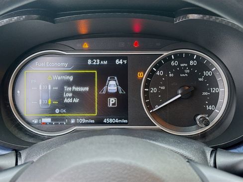 Used 2023 Nissan Versa SV w/ Trunk Package image 9