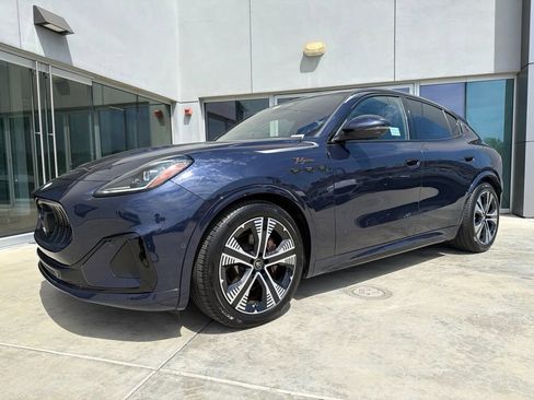 Used 2025 Maserati Grecale Folgore AWD/4WD image 3
