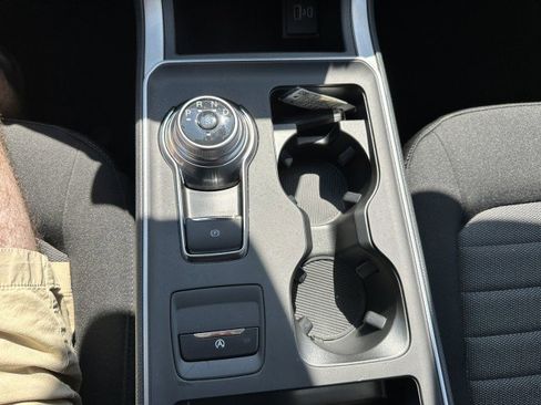 Used 2024 Ford Edge SE w/ Black Appearance Package image 19