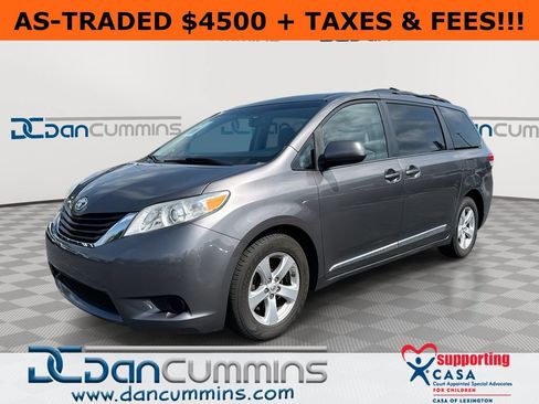 Used 2013 Toyota Sienna LE w/ Towing Pkg FWD image 1
