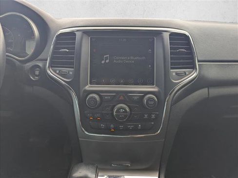 Used 2018 Jeep Grand Cherokee Altitude RWD image 11
