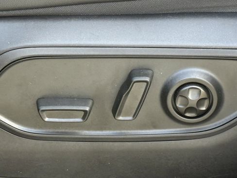 Used 2023 Jeep Grand Cherokee Limited image 42