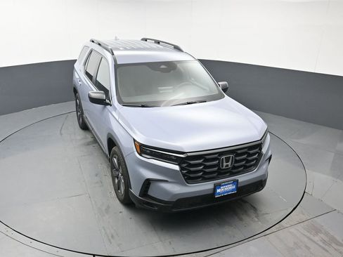 Certified 2025 Honda Pilot Sport image 44
