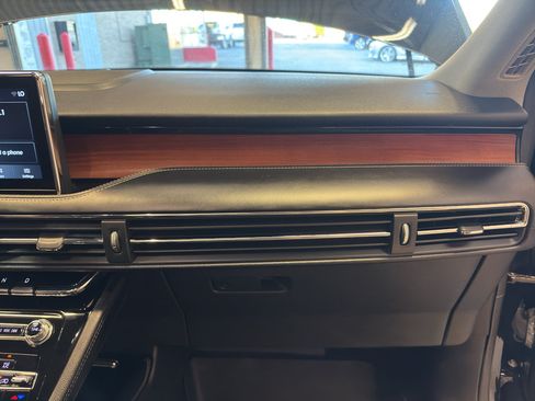 Used 2021 Lincoln Corsair Reserve AWD/4WD image 24
