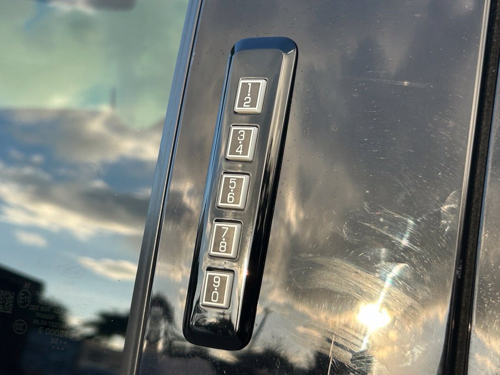 Used 2023 Ford F150 Raptor AWD/4WD image 18