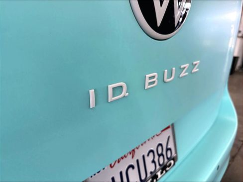 Used 2025 Volkswagen ID. Buzz Pro S RWD image 24