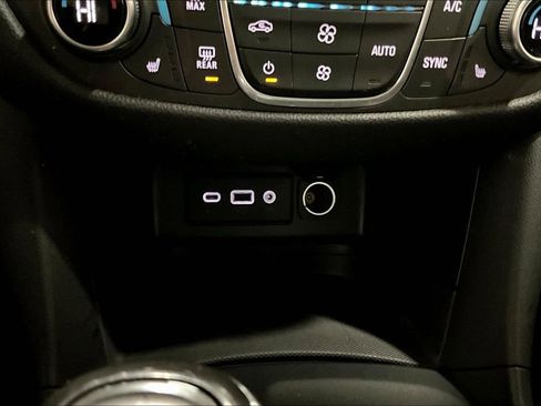 Used 2019 Chevrolet Equinox LT image 16