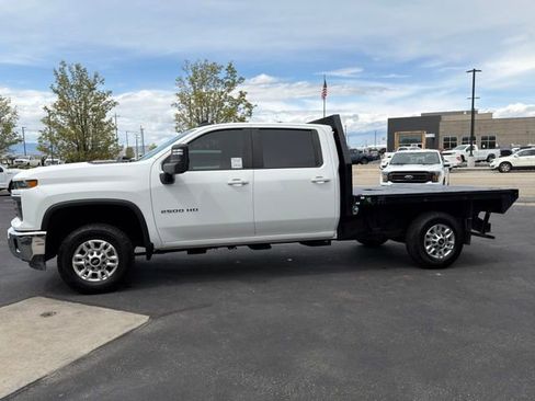 Used 2024 Chevrolet Silverado 2500 LT w/ Convenience Package AWD/4WD image 9