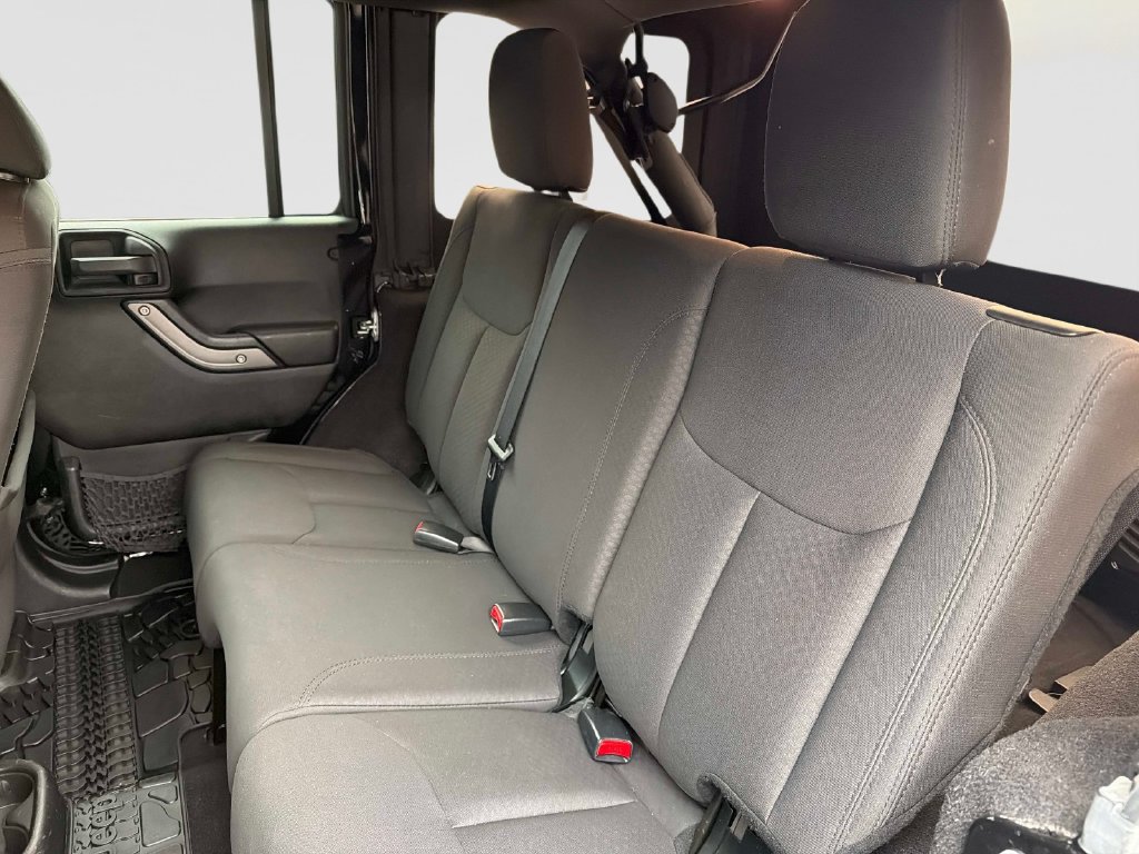 Used 2018 Jeep Wrangler Unlimited Sport S AWD/4WD image 14