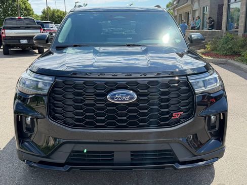 Used 2025 Ford Explorer ST AWD/4WD image 8