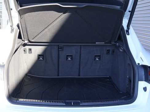 Certified 2023 Porsche Macan Turbo image 25