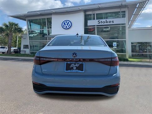 New 2026 Volkswagen Jetta SE image 7