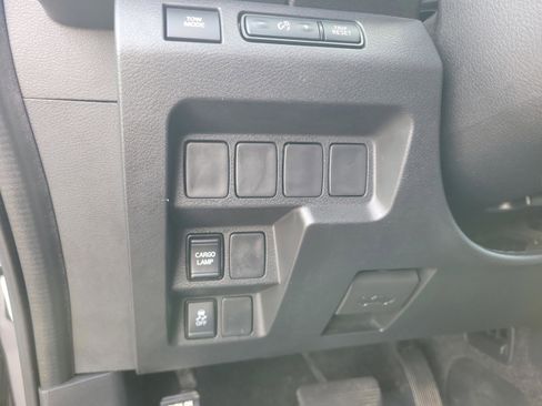 Used 2022 Nissan Frontier SV image 17