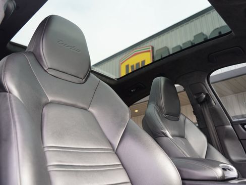 Used 2021 Porsche Cayenne Turbo image 83